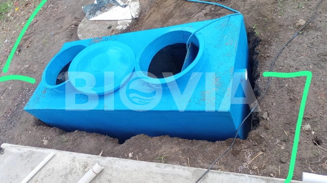 Unit grease trap restoran yang terpasang rapi di dapur komersial untuk mencegah lemak masuk ke sistem IPAL